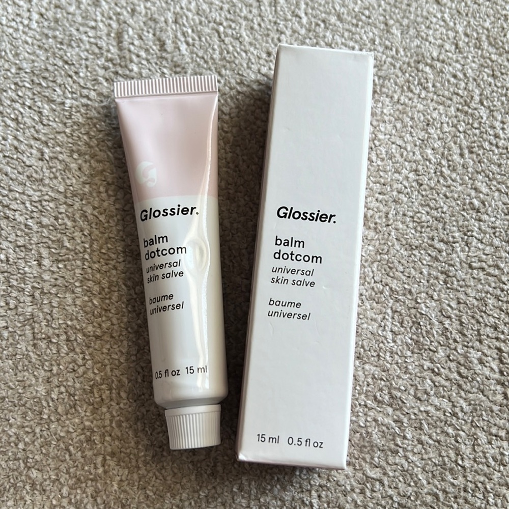 NIB Glossier balm dotcom universal skin salve